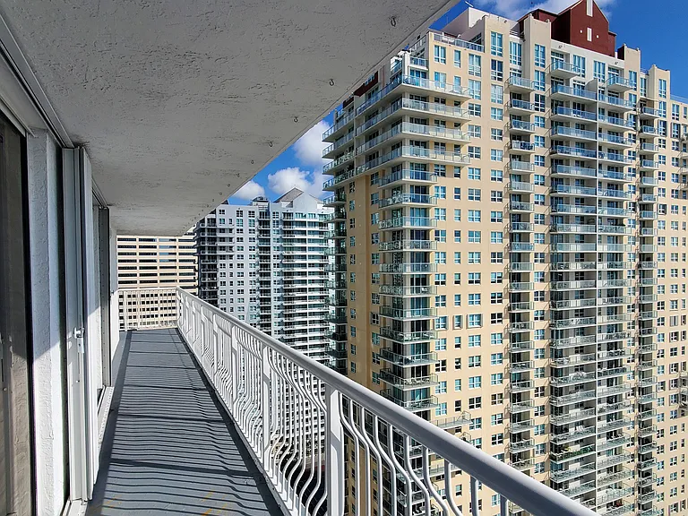 1200 Brickell Bay Dr #2803 — Photo 6