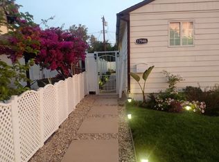17946 Collins St, Encino, CA 91316