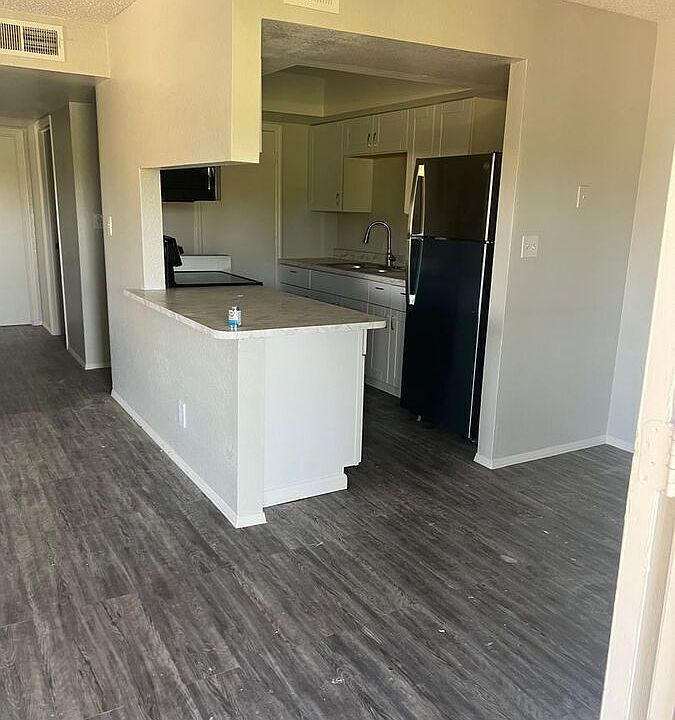 1st image of 4416 N 35th Ave #141