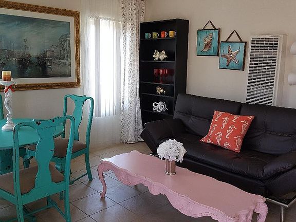 5th image of 819 Island Ct #2