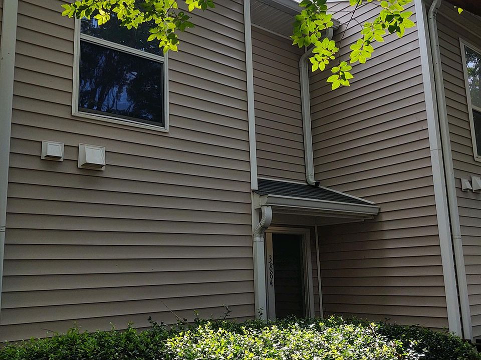 1st image of 3884 Staffordshire Ln