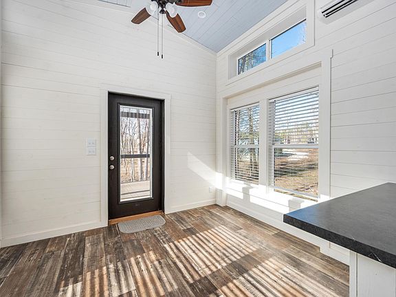 4th image of 52 Heron Cir