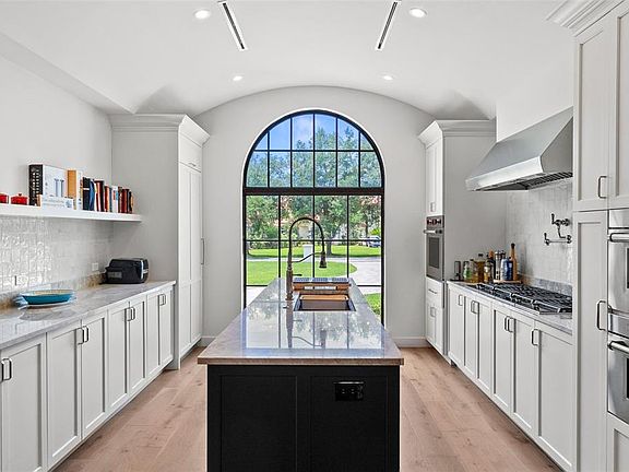 3rd image of 18907 LAKES EDGE WAY