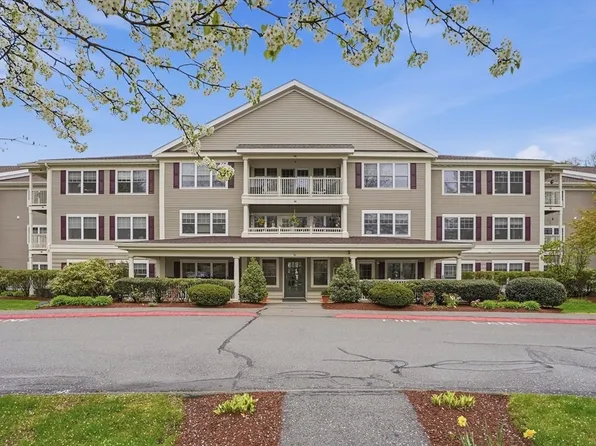 34 Meeting House Ln APT 321, Stow, MA 01775