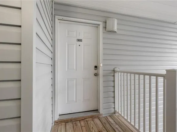 920 Charnell Dr APT 302, Virginia Beach, VA 23451