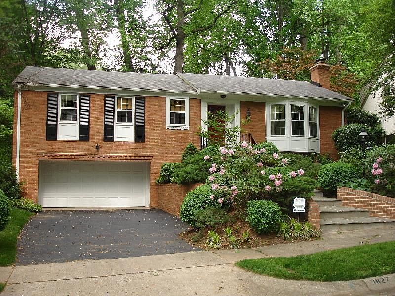 1st image of 3827 Kenilworth Dr