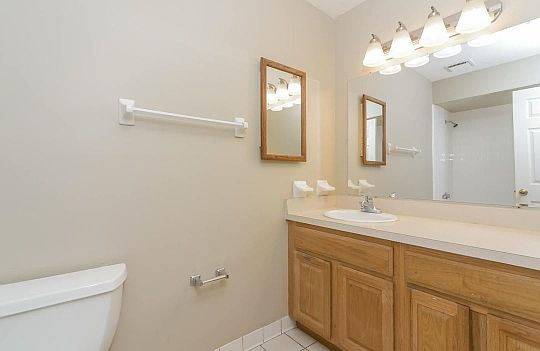 4th image of 731 Coquina Ct