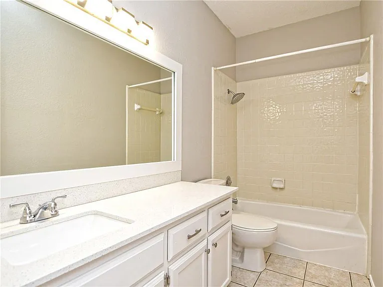 606 Tyrone Dr — Photo 12