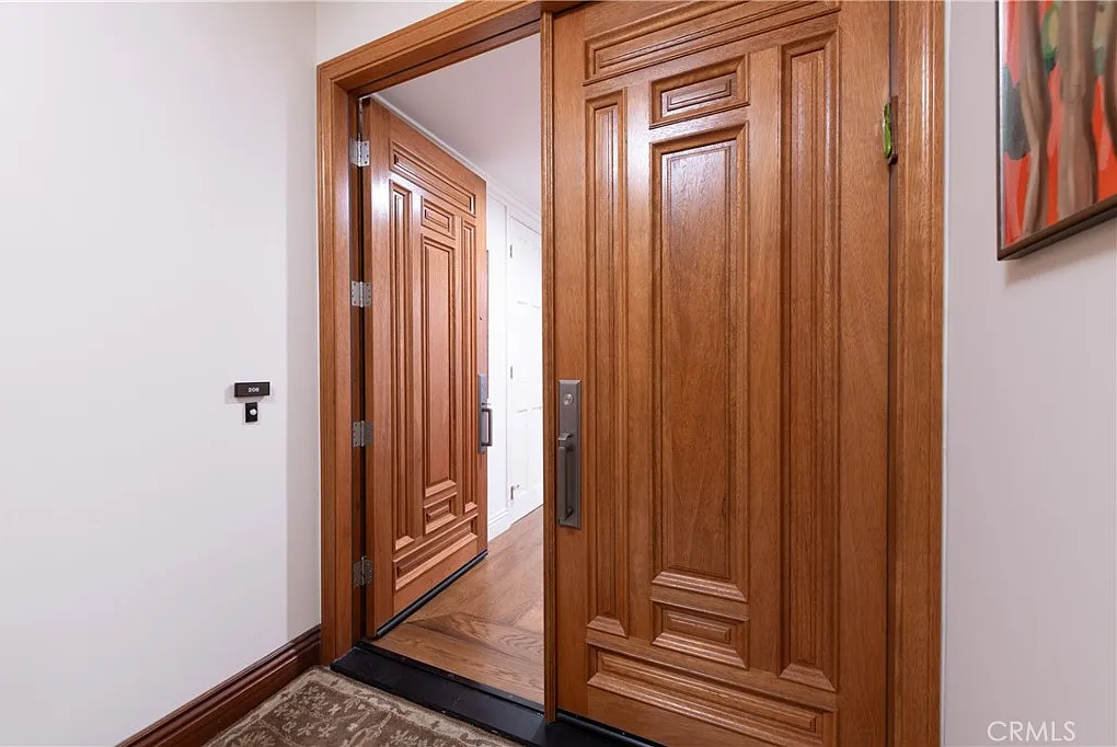 2 bed, 1837 sqft, $6,750 — Photo 4