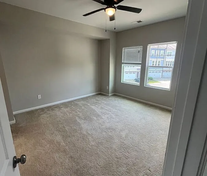 1423 Salem Creek Dr — Photo 8