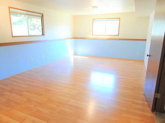 3rd image of 620 12th St NE