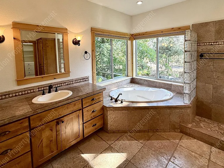 20979 Miramar Dr — Photo 25