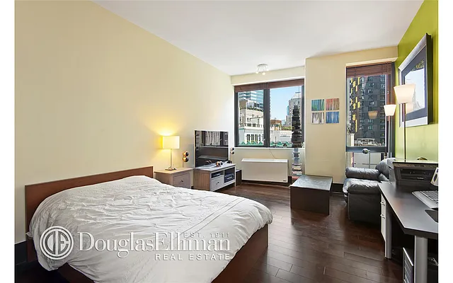 Sold by Douglas Elliman | media 28