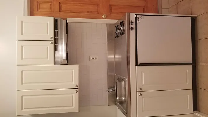 Rented by NYLA Realty | media 19