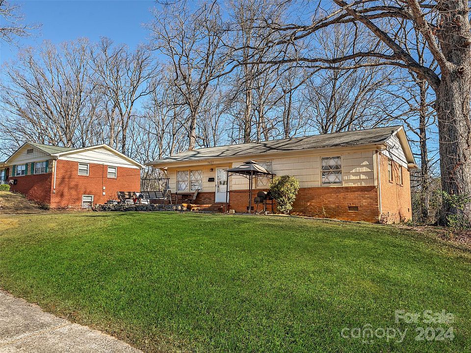 2nd image of 7627 Briardale Dr