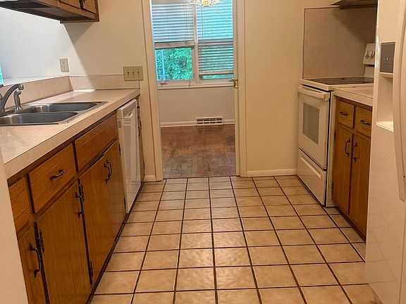 2nd image of 2191 Arundel Pl