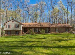 11808 Valley Rd, Fairfax, VA 22033