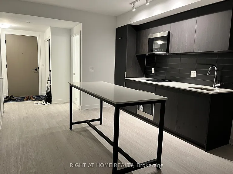 47 Mutual St #1606 — Photo 3