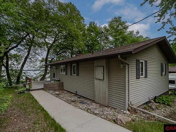 3rd image of 23054 Holiday Park Ln