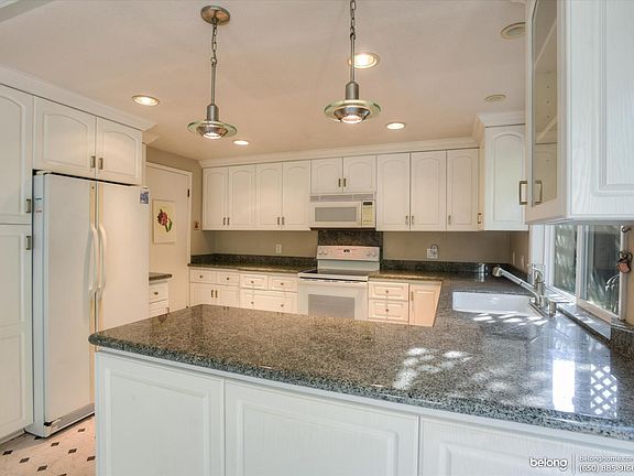 2nd image of 768 Comet Dr