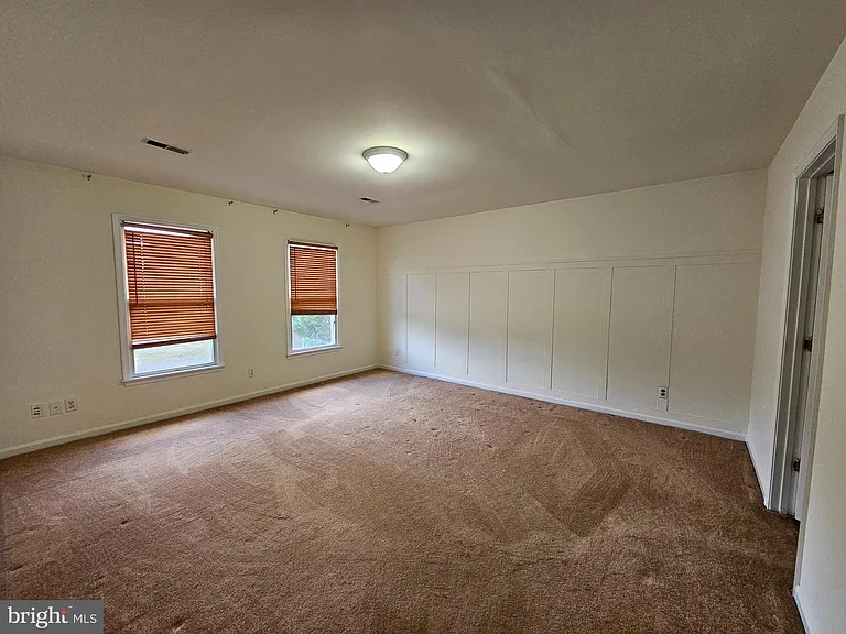 614 E Pebworth Rd — Photo 20