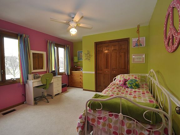 2nd image of 1511 Parkfield Ct