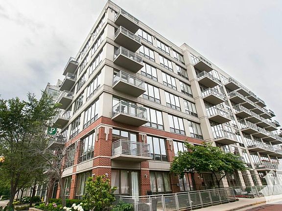 2nd image of 1000 N Kingsbury St #106A