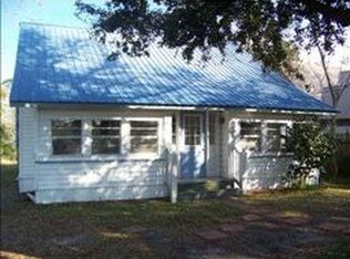 2504 Grimsley St, Pascagoula, MS 39567