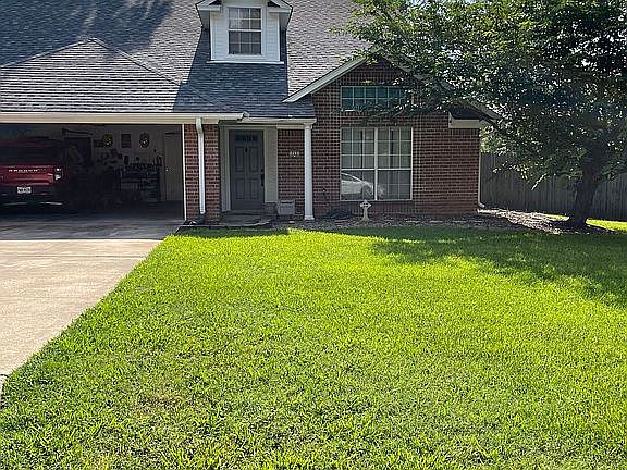 5th image of 711 Brookhollow Dr