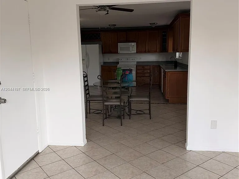 731 24th St SW — Photo 3