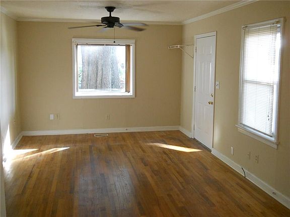 5th image of 1141 Dell Ave