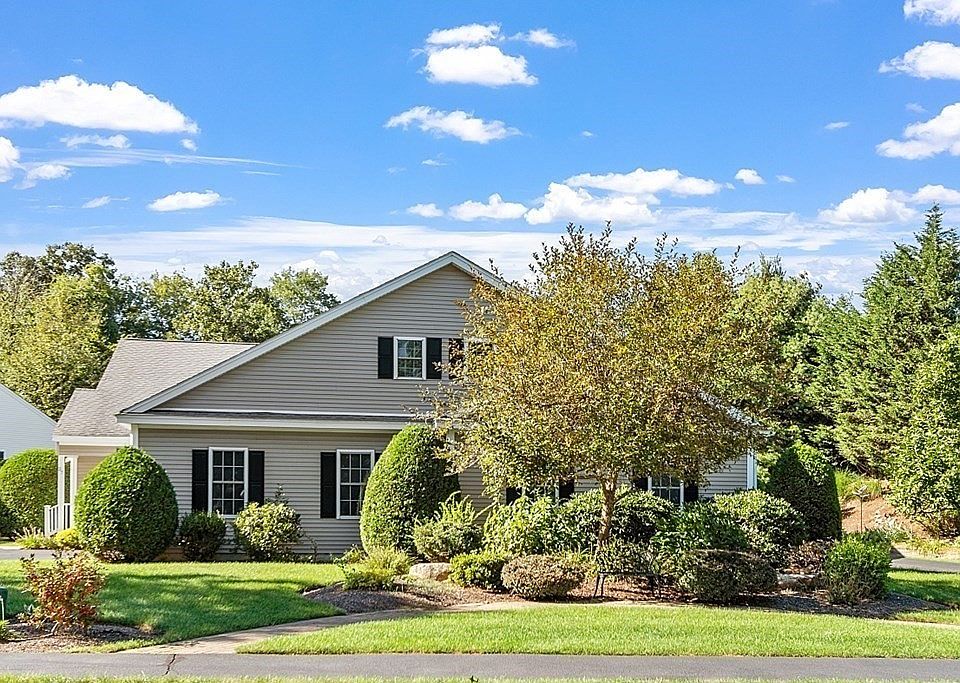 1st image of 27 Wildwood Dr