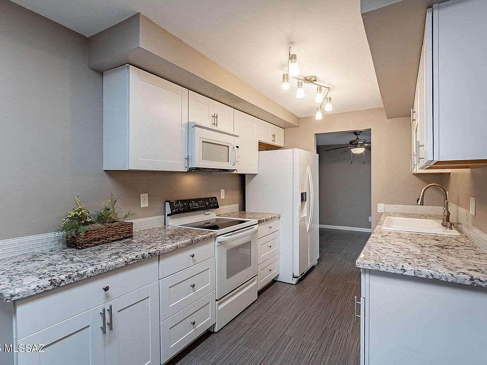 1st image of 904 S Clara Vista Cir