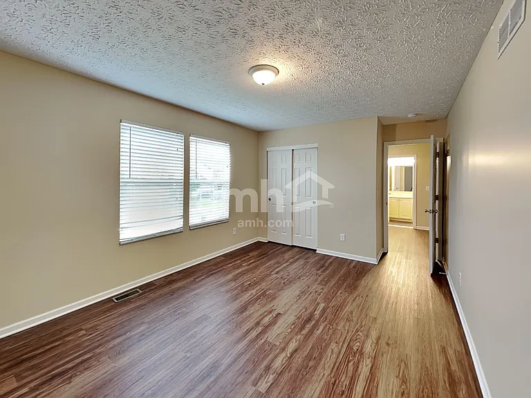 1095 Mastell Dr — Photo 17