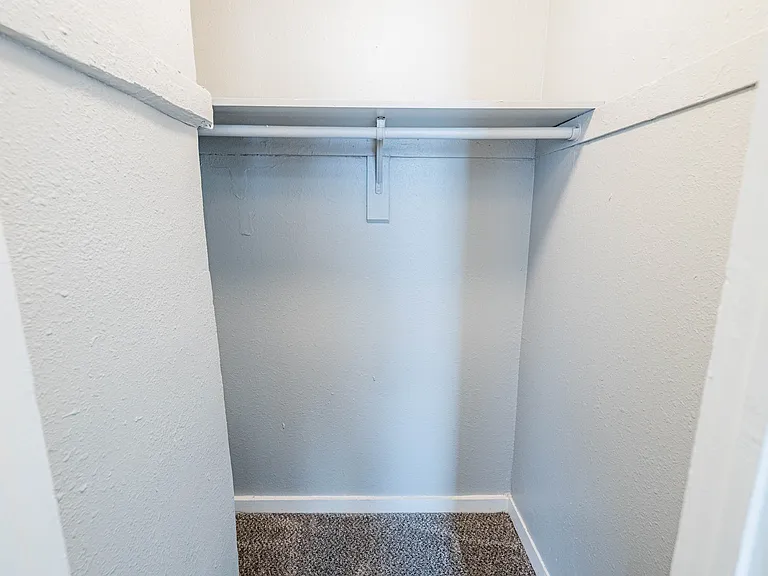 2215 Vinton St — Photo 16