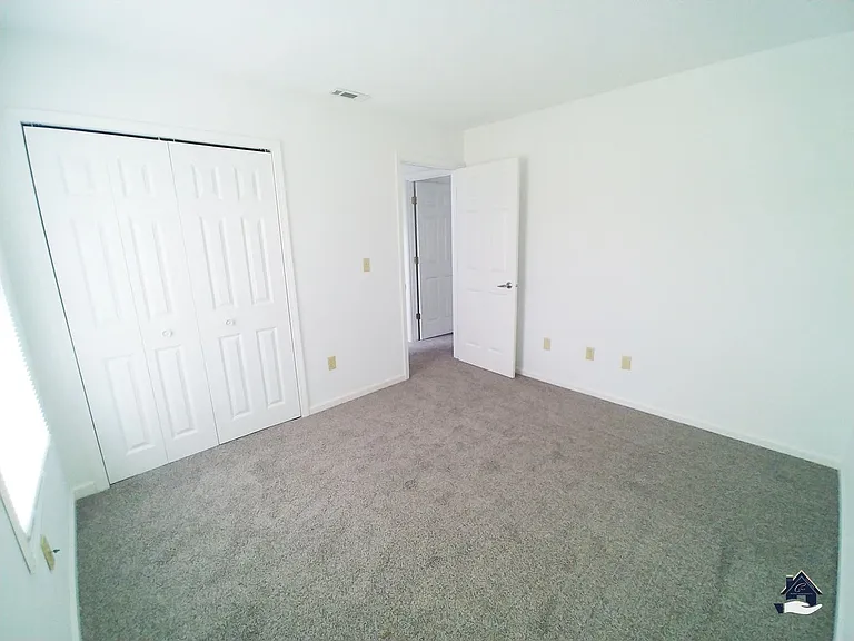 1426 Kossuth St — Photo 13