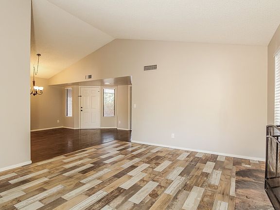 5th image of 6536 W Poinsettia Dr
