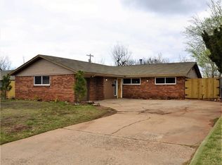 6208 Norman Ave, Warr Acres, OK 73122