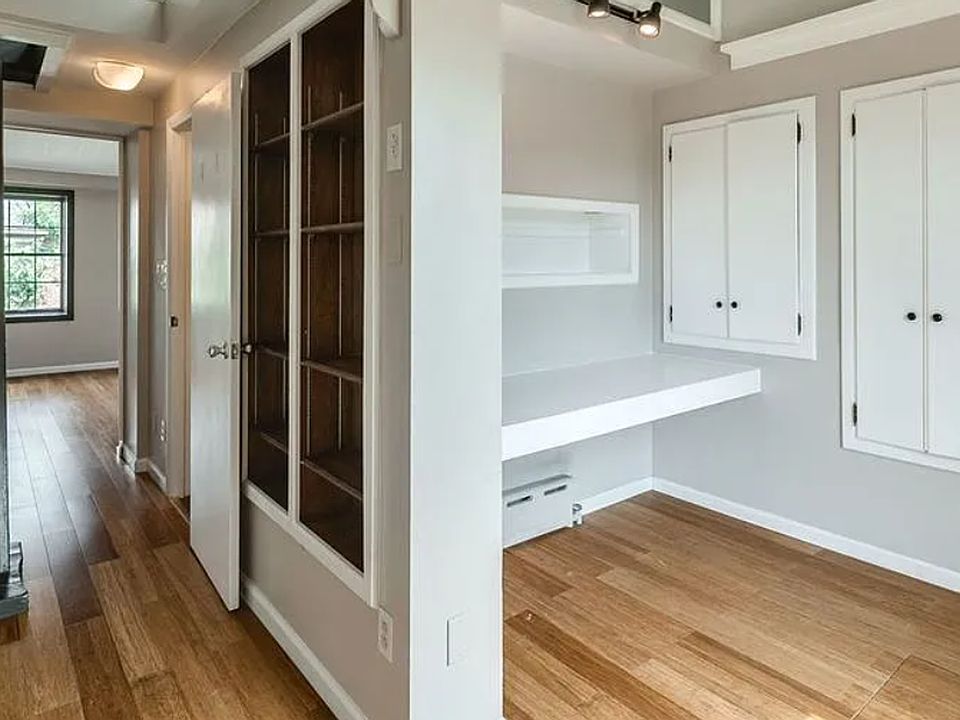 1st image of 2553 Salmon St