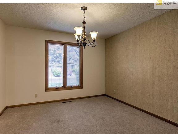 Use as a dining room or an office!