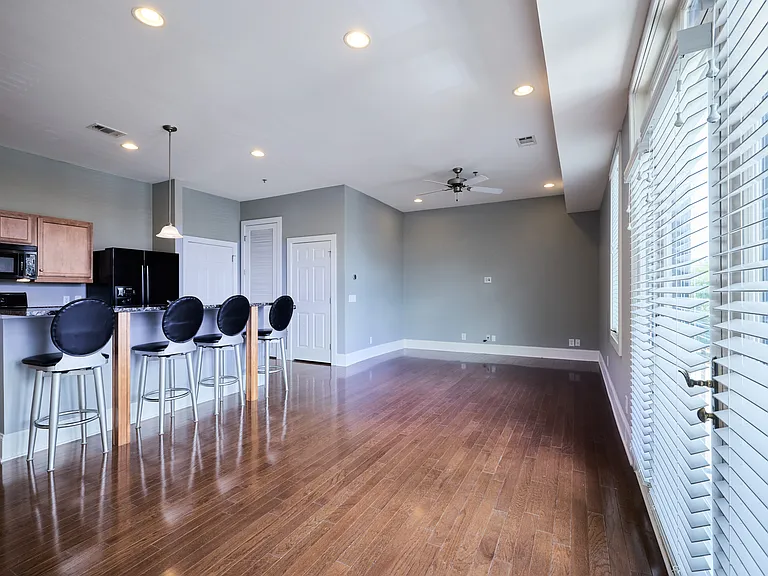301 Augusta St #202 — Photo 9