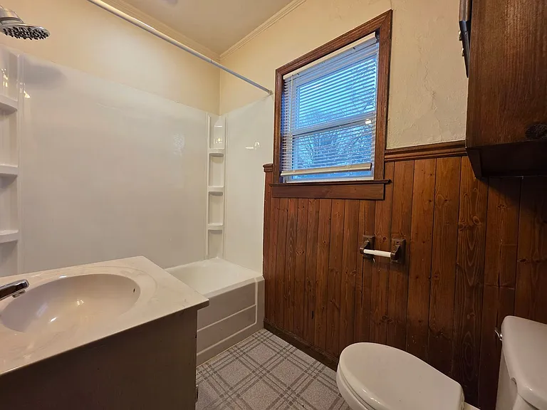 132 McKinley Ave — Photo 9