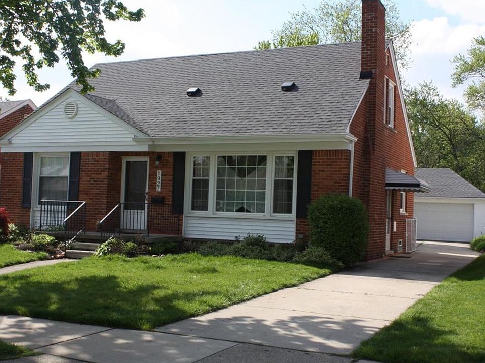 1st image of 1927 Roseland Ave
