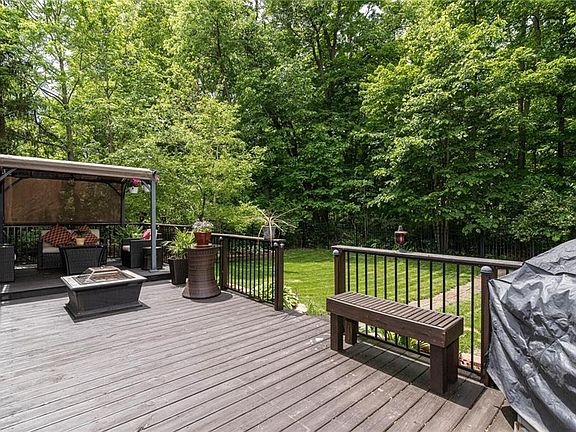3rd image of 5844 Grand Vista Dr