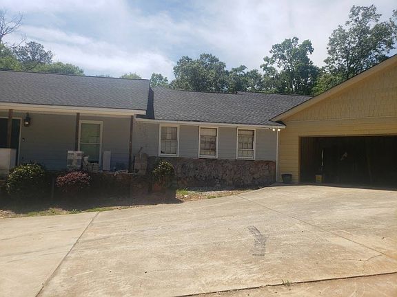 2nd image of 2730 Millside Dr SE
