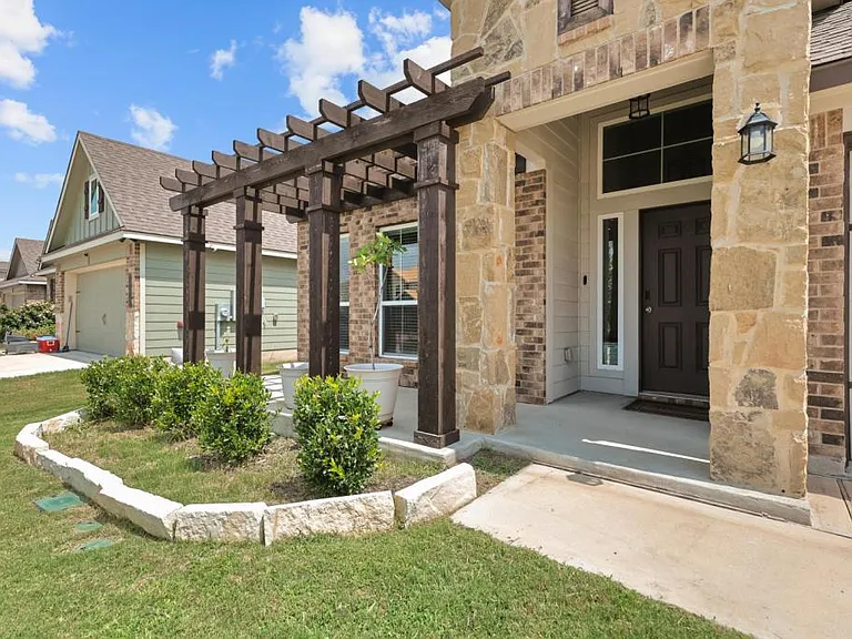 7005 McGregor Loop — Photo 4