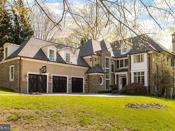 3rd image of 732 Saint Andrews Rd