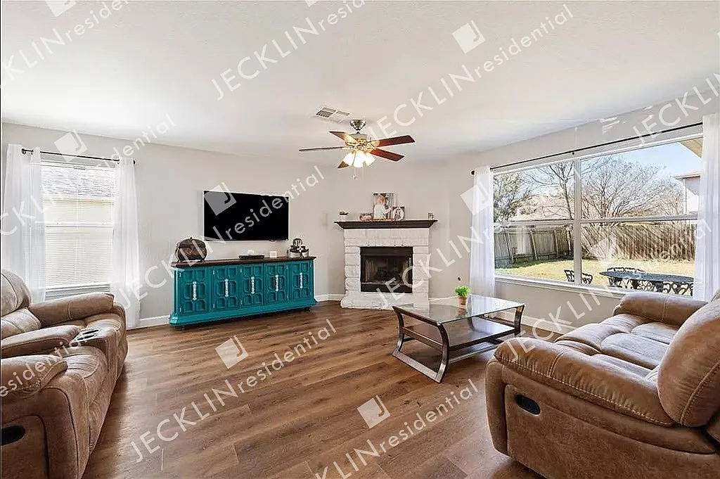 100 David Drive — Photo 4