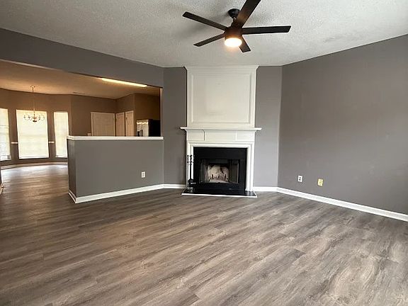 5th image of 2614 Parkway Trl