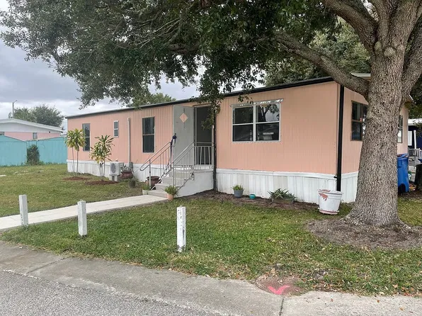 9823 Willow Way, Tampa, FL 33635